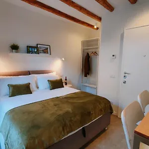 https://foscolo-9-room-breakfast.it-lombardy.com