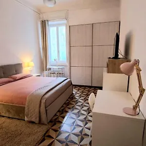 https://fridas-room-house.it-lombardy.com