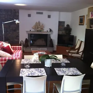 wes-house.hotelitalianriviera.com/