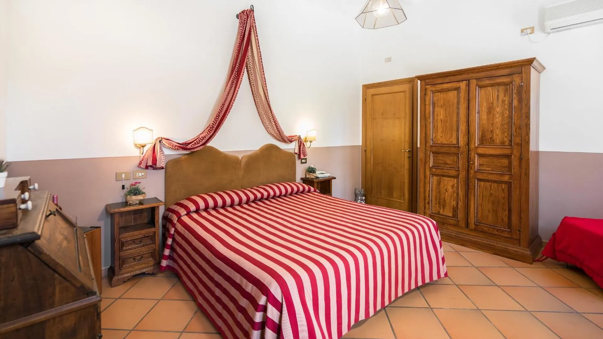Farm stay Agriturismo Palazzo Bandino - Wine Cellar, On Reservation Restaurant And Spa Chianciano Terme Italy